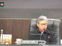 Deputi Bidang Statistik Distribusi dan Jasa BPS Ateng Hartono dalam Rapat Koordinasi Pengendalian Inflasi Daerah Tahun 2026, Senin (13/4/2026). (Tangkapan Layar Youtube Kemendagri)