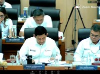 Direktur Utama Mind ID, Maroef Sjamsoeddin saat mengikuti Rapat Dengar Pendapat (RDP) dengan Komisi XII DPR RI di Komplek Parlemen, Jakarta, Senin (13/4/2026). (Tangkapan Layar Youtube/TVR Parlemen)