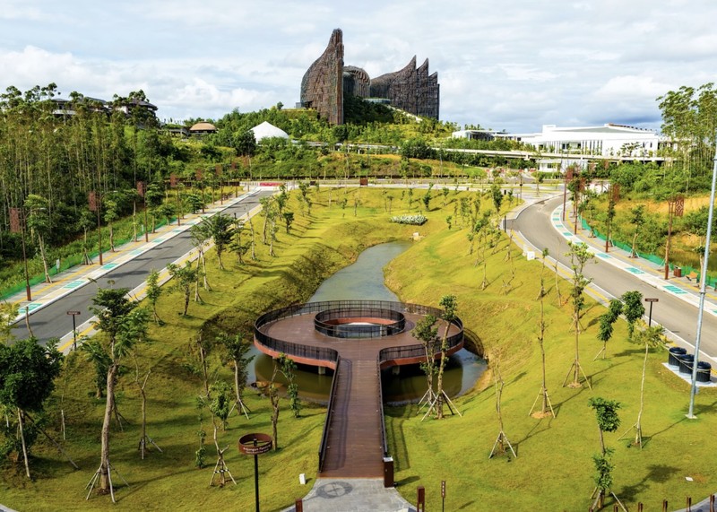 Kepala Otorita IKN Basuki Hadimuljono bersama jajaran terus menerus melakukan monitoring, pengawasan, dan peninjauan yang terperinci seperti pada Sabtu, 11 April 2026 di kawasan Legislatif dan Yudikatif. (Instagram/IKN_id)