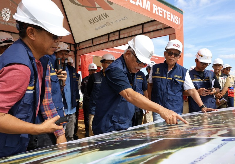 Kepala Otorita IKN Basuki Hadimuljono bersama jajaran terus menerus melakukan monitoring, pengawasan, dan peninjauan yang terperinci seperti pada Sabtu, 11 April 2026 di kawasan Legislatif dan Yudikatif. (Instagram/IKN_id)