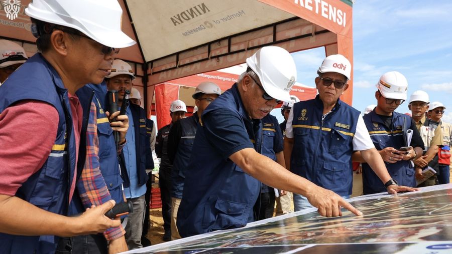 Kepala Otorita IKN Basuki Hadimuljono bersama jajaran terus menerus melakukan monitoring, pengawasan, dan peninjauan yang terperinci seperti pada Sabtu, 11 April 2026 di kawasan Legislatif dan Yudikatif. (Instagram/IKN_id)