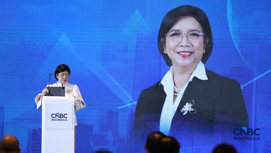 Keynote Speech Deputi Gubernur Senior Bank Indonesia, Destry Damayanti dalam acara Central Banking Forum 2026, di Grand Ballroom Hotel Mandarin Oriental, Jakarta, Senin (13/4/2026). (CNBC Indonesia/Tri Susilo)