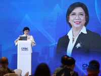 Keynote Speech Deputi Gubernur Senior Bank Indonesia, Destry Damayanti dalam acara Central Banking Forum 2026, di Grand Ballroom Hotel Mandarin Oriental, Jakarta, Senin (13/4/2026). (CNBC Indonesia/Tri Susilo)