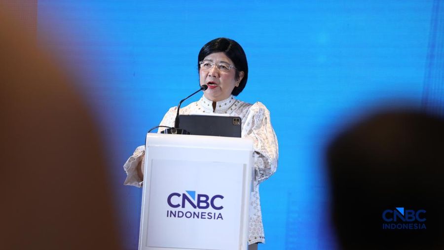 Keynote Speech Deputi Gubernur Senior Bank Indonesia, Destry Damayanti dalam acara Central Banking Forum 2026, di Grand Ballroom Hotel Mandarin Oriental, Jakarta, Senin (13/4/2026). (CNBC Indonesia/Tri Susilo)