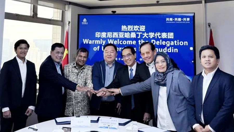 Perjanjian kerjasama di bidang riset dan pengembangan pembibitan padi dengan Universitas Hasanudin,  Senyuanda Ecological Environmental Group, Co. Ltd. dan Guandong Institute of Modern Agricultural Equipment. (Dok Ist)