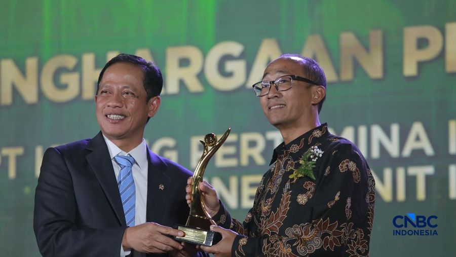 PT Kilang Pertamina Internasional Refinery Unit III Plaju (RUU III Plaju) meraih penghargaan Program Penilaian Peringkat Kinerja Perusahaan (PROPER) 2025 dari Kementerian Lingkungan Hidup (KLH) dengan peringkat Emas.