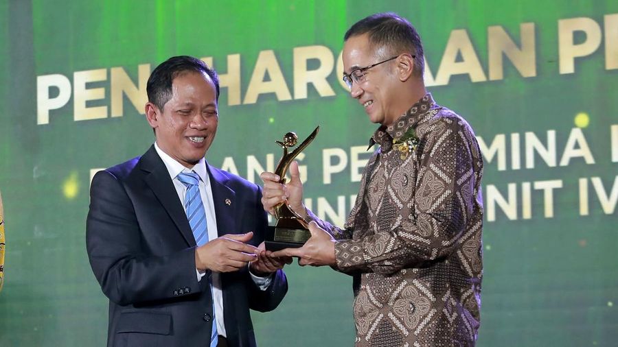 PT Kilang Pertamina Internasional Refinery Unit IV Cilacap (PT KPI RU IV Cilacap) berhasil mendapatkan penghargaan PROPER Emas tahun 2025 dari Kementerian Lingkungan Hidup atas dedikasi dan komitmennya dalam tata kelola lingkungan yang berkelanjutan.