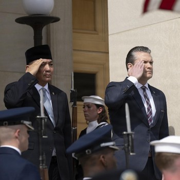 Momen Menhan Sjafrie Bertemu Menhan Hegseth di Pentagon AS