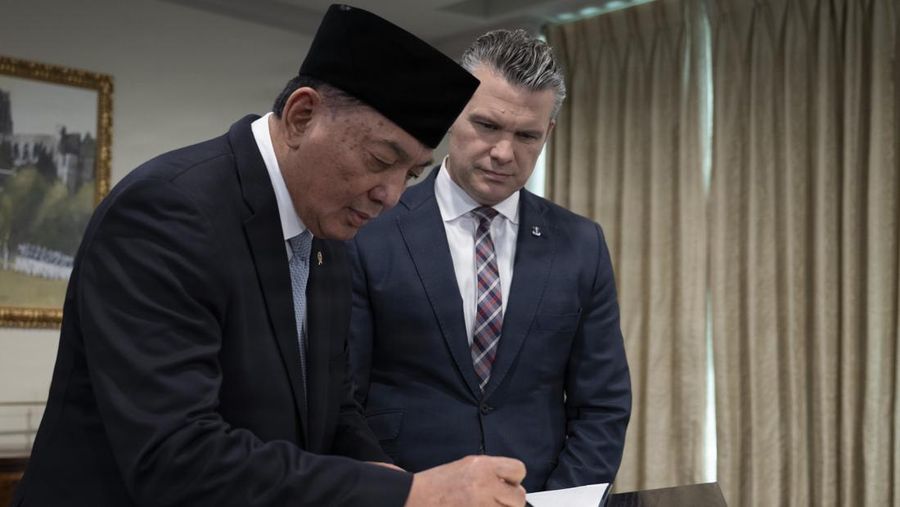 Secretary of War Pete Hegseth hosts a bilateral meeting with Indonesia Minister of Defense Sjafrie Sjamsoeddin at the Pentagon, Washington, D.C., April 13, 2026. (DoW photo by U.S. Navy Petty Officer 1st Class Eric Brann)
