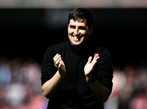 Liverpool Mulai Buka Negosiasi dengan Iraola