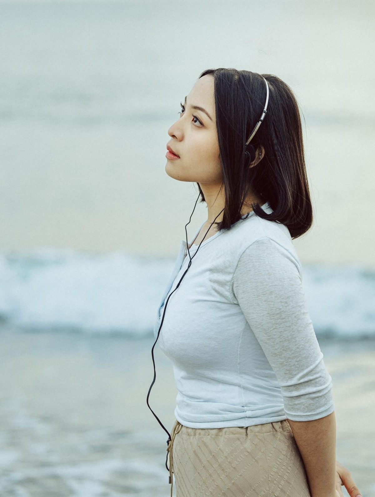 Bernadya Sampaikan Rindu Sepihak Lewat Rabun Jauh