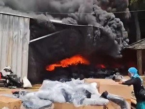 Gudang Onderdil Motor Terbakar di Bogor, Diduga Karena Korsleting Listrik