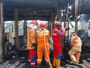 4 Kios di Wujil Semarang Terbakar, Diduga gegara Kompor Lupa Dimatikan