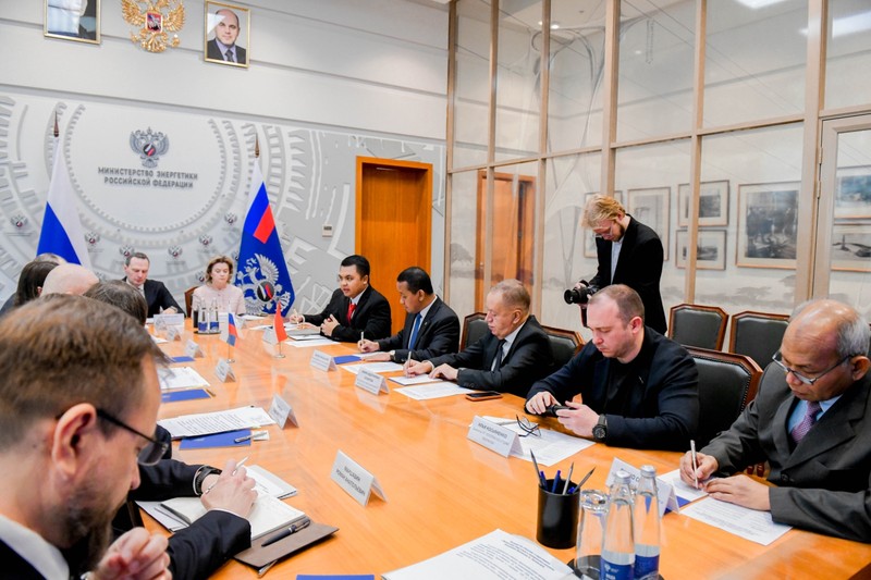 Menteri ESDM Bahlil Lahadalia mengadakan pertemuan bilateral dengan Menteri Energi Rusia di Moscow, Rusia, Selasa (14/4/2026). (Dok. Kementerian ESDM)