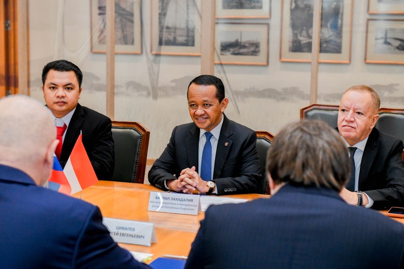 Menteri ESDM Bahlil Lahadalia mengadakan pertemuan bilateral dengan Menteri Energi Rusia di Moscow, Rusia, Selasa (14/4/2026). (Dok. Kementerian ESDM)