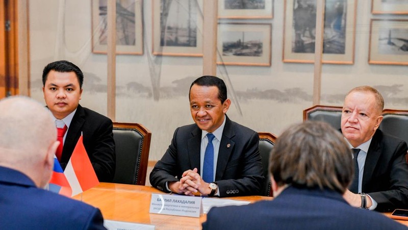 Menteri ESDM Bahlil Lahadalia mengadakan pertemuan bilateral dengan Menteri Energi Rusia di Moscow, Rusia, Selasa (14/4/2026). (Dok. Kementerian ESDM)