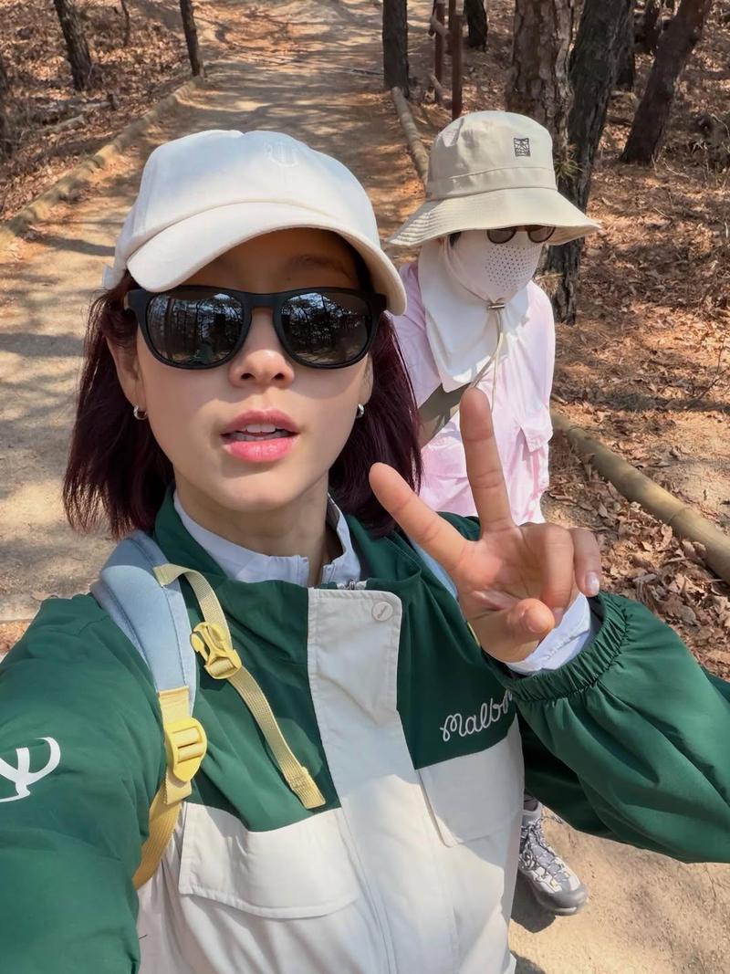 Selamat! Park Shin Hye Hamil Anak Kedua, Tetap Produktif Pamer Foto Hiking