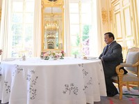 Prabowo Bertemu Macron di Istana Elysee, Bahas Alutsista-Energi Baru