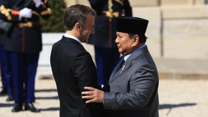 Usai merampungkan kunjungan kenegaraannya ke Rusia, Presiden melanjutkan agenda lawatan ke Prancis dan bertemu dengan Presiden Republik Prancis, Yang Mulia Emmanuel Macron. (Instagram/Presiden RepublikIndonesia)