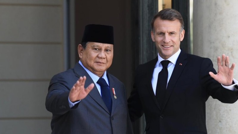 Usai merampungkan kunjungan kenegaraannya ke Rusia, Presiden melanjutkan agenda lawatan ke Prancis dan bertemu dengan Presiden Republik Prancis, Yang Mulia Emmanuel Macron. (Instagram/Presiden RepublikIndonesia)