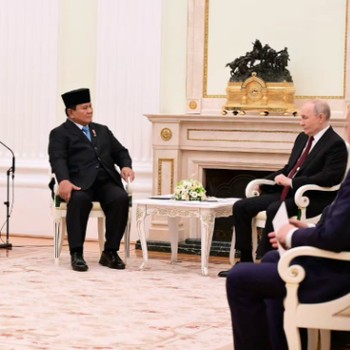 Potret Prabowo Temui Putin Didampingi Teddy, Sugiono dan Bahlil