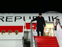 Ketemu Putin 5 Jam, Prabowo Langsung ke Paris Temui Macron