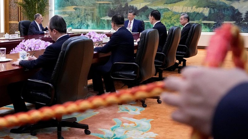 Russia&rsquo;s Foreign Minister Sergei Lavrov walks for a meeting with China&rsquo;s President Xi Jinping at the Great Hall of the People in Beijing, China April 15, 2026. Iori Sagisawa/Pool via REUTERS