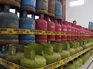 Polisi Bongkar Kasus Oplosan LPG dan Penyelewengan BBM di Indramayu