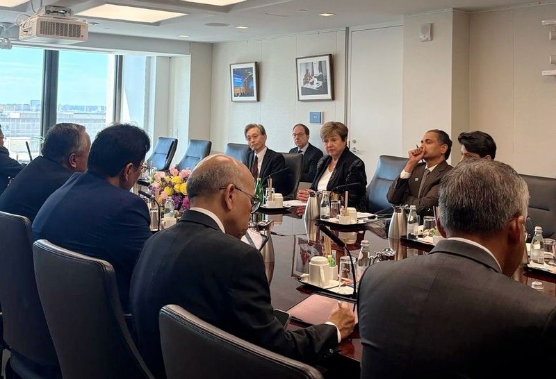 Gubernur Bank Indonesia, Perry Warjiyo, dalam rangkaian pertemuan lanjutan dengan investor global pada IMF Spring Meetings Selasa (14/4). (Dok BI)