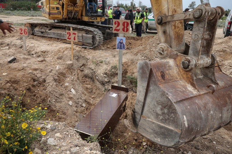 An Israeli helicopter releases flares, near the Israel-Lebanon border, as seen from the Israeli side of the border in northern Israel, April 14, 2026. REUTERS/Florion Goga REFILE - QUALITY REPEAT     TPX IMAGES OF THE DAY