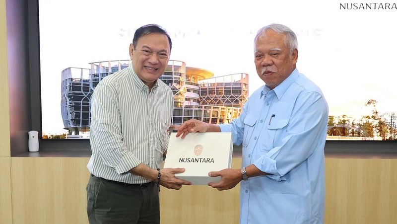 Kepala Otorita Ibu Kota Nusantara Basuki Hadimuljono menerima kunjungan Agus Martowardojo di Nusantara, Kalimantan Timur. (Instagram/basukihadimuljono)