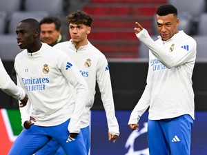 Jelang Bayern Vs Madrid, Kylian Mbappe dkk Diserang Kembang Api