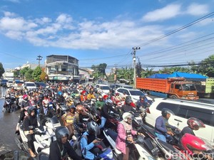 Penampakan Kawasan Bisnis Solo Baru Macet Parah gegara Banjir