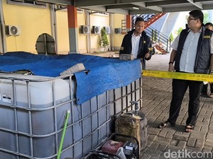 Penimbun BBM Subsidi di Gresik Dibongkar, 10 Ton Solar Diamankan
