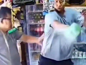 Video: Tak Diberi Setoran, Preman Ancam Bakar Warung di Deli Serdang