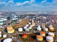 Ilustrasi Nafta Kilang Minyak. (Dok. Freepik)