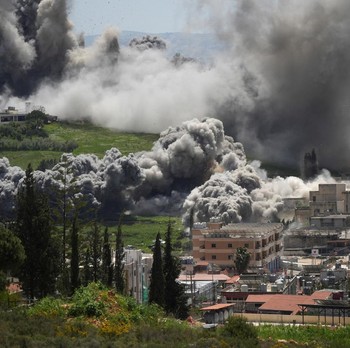 Israel Hantam Lebanon Lagi, Asap Tebal Penuhi Langit-Bangunan Hancur