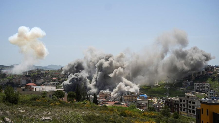 Smoke rises following an Israeli strike in Nabatieh, Lebanon, April 16, 2026.  REUTERS/Stringer