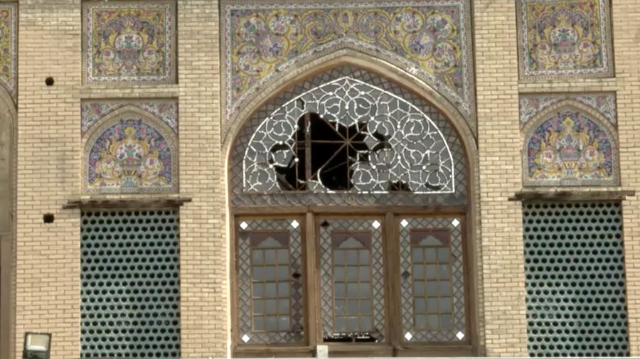 Istana Golestan yang terdaftar sebagai Situs Warisan Dunia UNESCO di Teheran dan kompleks Sa'dabad termasuk di antara situs-situs yang rusak. (Reuters TV)
