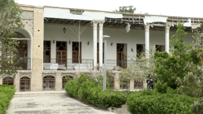 Istana Golestan yang terdaftar sebagai Situs Warisan Dunia UNESCO di Teheran dan kompleks Sa'dabad termasuk di antara situs-situs yang rusak. (Reuters TV)