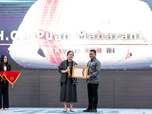 Terima Penghargaan KWP, Puan Soroti Pentingnya Peran Media bagi Kerja DPR