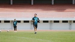 Van Gastel Bakal Kembali Tukangi PSIM Musim Depan