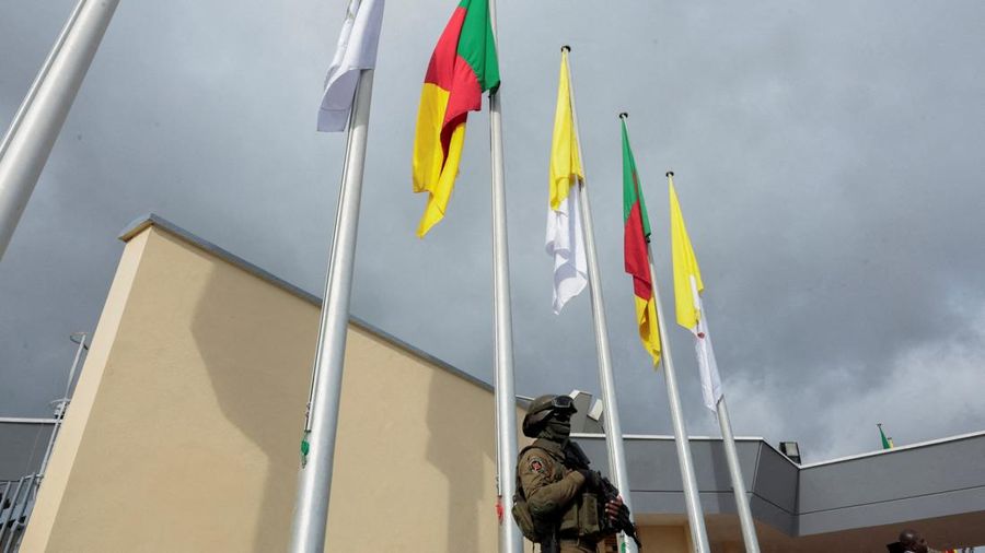 Pope Leo XIV waves as he boards a plane bound for Bamenda where he will attend a meeting for peace and hold a holy Mass, at Yaounde Nsimalen International Airport, in Yaounde, Cameroon, April 16, 2026. REUTERS/Luc Gnago