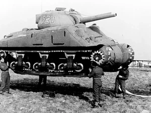 Nazi Pernah Ketipu Armada Militer Palsu, Kegocek Balon Berbentuk Tank