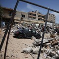 Serangan udara Israel kembali memakan korban di Lebanon selatan, kali ini menewaskan seorang jurnalis yang tertimbun reruntuhan bangunan.