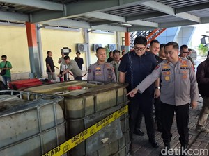 Lagi! Polres Gresik Sita 17 Ribu Liter Solar dari Gudang Penimbunan BBM