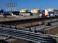 FILE PHOTO: A general view shows the Ust-Luga oil products terminal in the settlement of Ust-luga, some 110 km from St. Petersburg, April 9, 2014. REUTERS/Alexander Demianchuk/File Photo