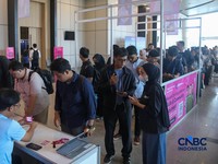 Cari Kerja Makin Susah, Gen Z Teriak: Lulusan S1 Rebutan Loker SMA/SMK