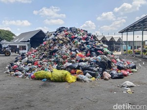 Badung Kerahkan 900 Petugas Pilah 50 Ton Sampah Liar