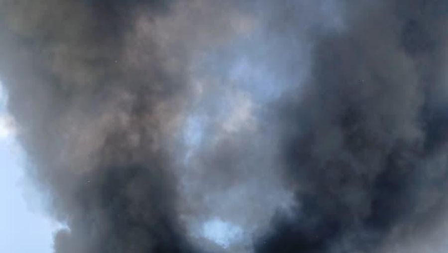 Kebakaran di Lapak pedagang di Cipedak, Jagakarsa, Jakarta Selatan. (Dok. Istimewa via Detikcom)